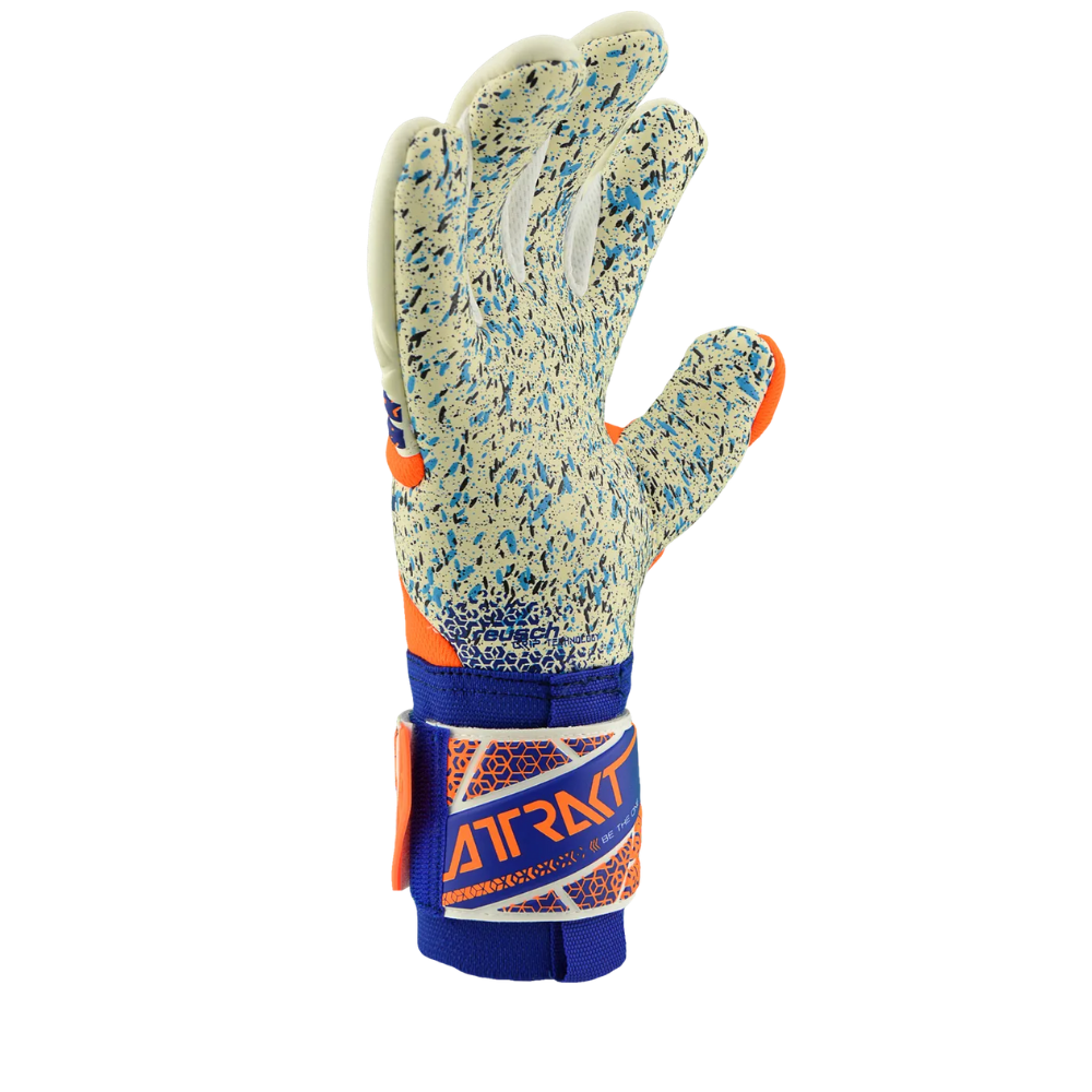 REUSCH Attrakt Fusion